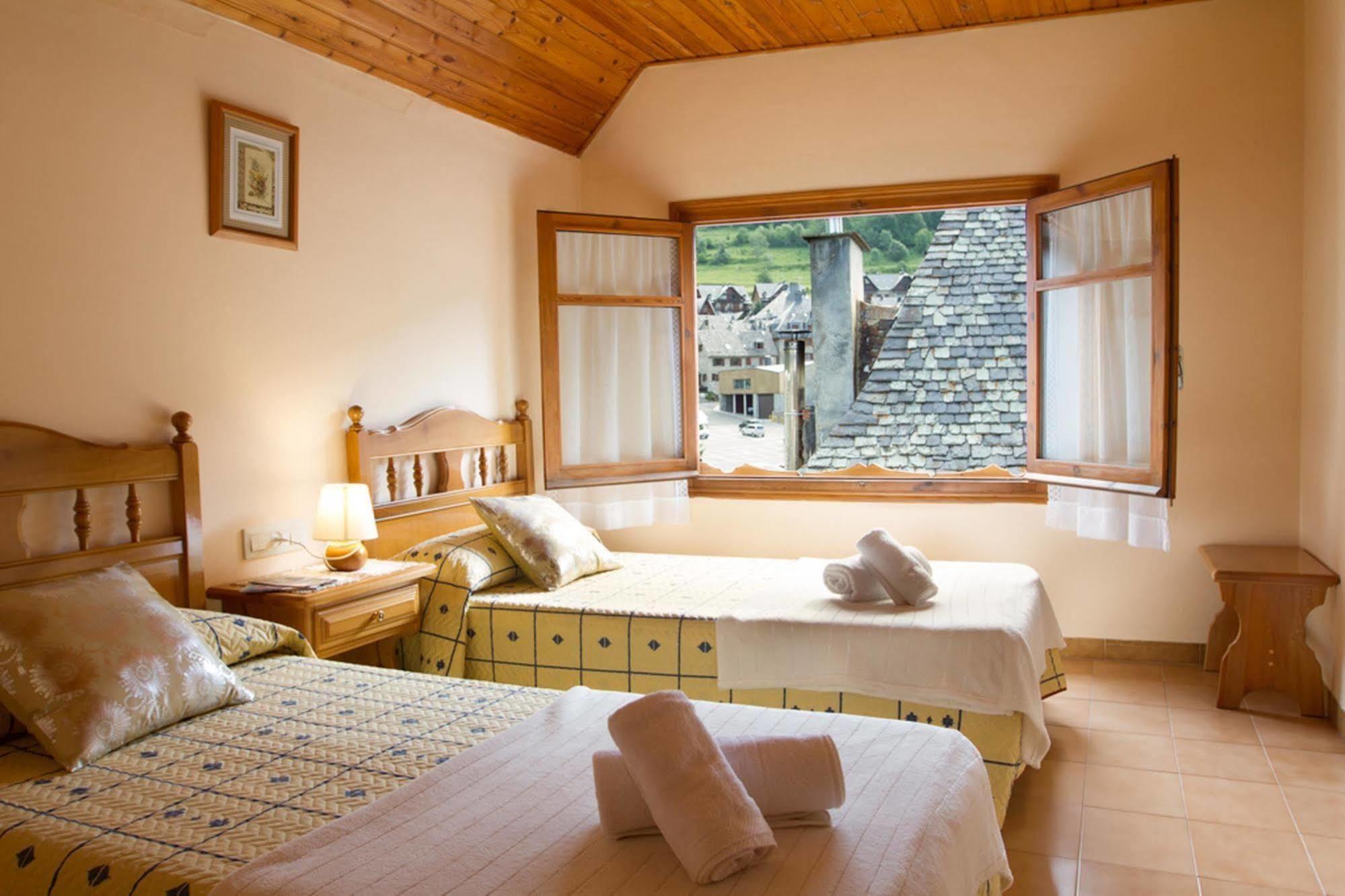 Hostal Aiguamog Salardu Ngoại thất bức ảnh