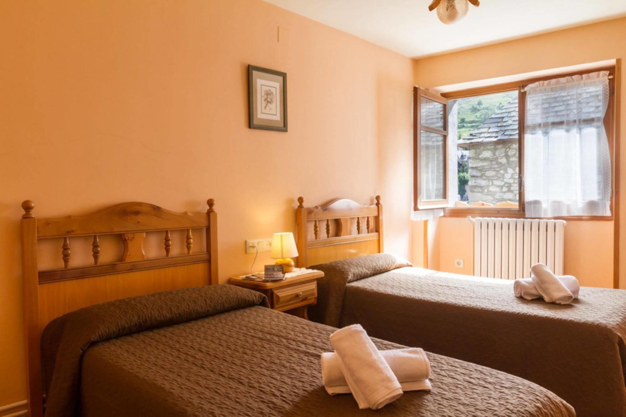 Hostal Aiguamog Salardu Ngoại thất bức ảnh